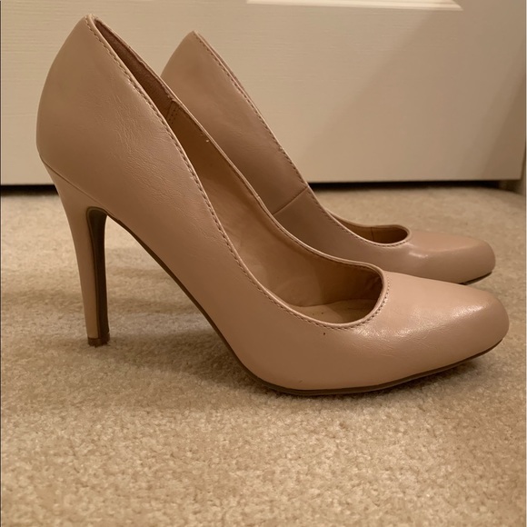 LC Lauren Conrad Shoes - Nude Tan Pumps Heels Size 7